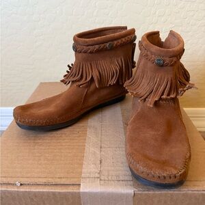 Minnetonka Brown Suede Fringe Ankle Boots